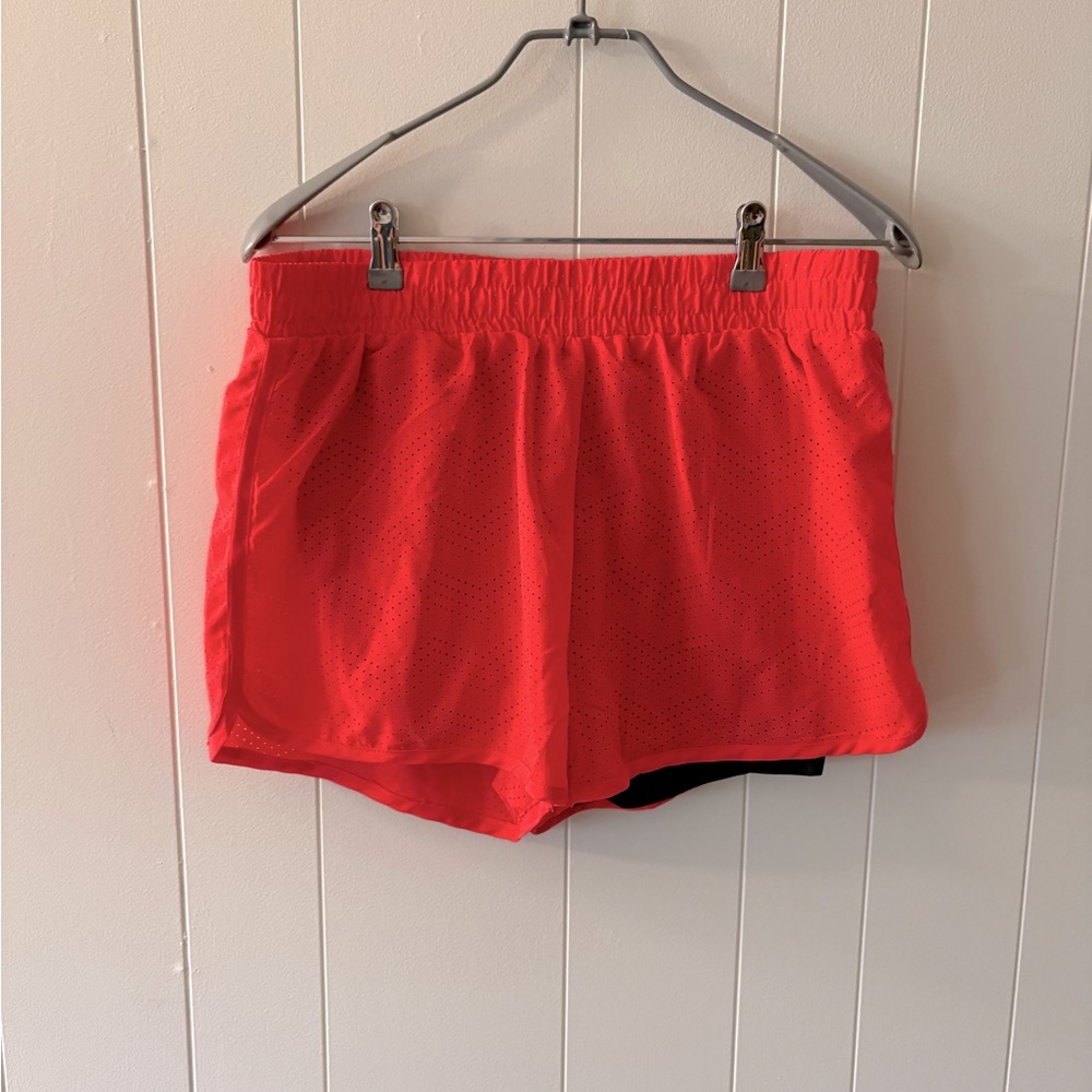Daisy Fuentes Women’s Large Pink Athletic gym Shorts workout bright
